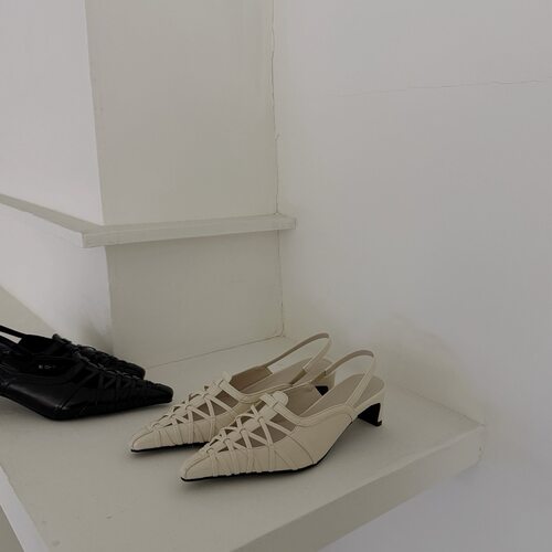 简约风真皮编织凉鞋女2026春季ins尖头中跟后空穆勒鞋包头时装鞋