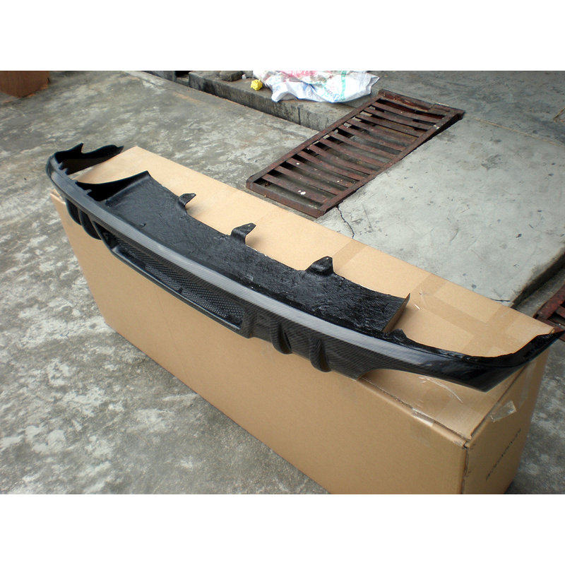 适用于09-10款奥迪A5AMG款碳纤维改装专用后唇后扰流后杠下巴四门