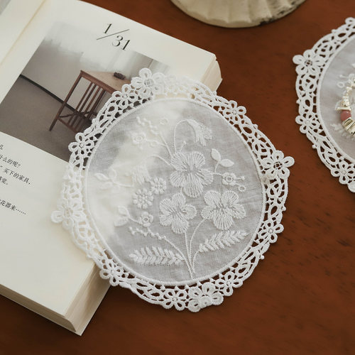 枝悟 法式刺绣花朵杯垫 家用纯白蕾丝花瓶垫 首饰展示垫 拍摄道具