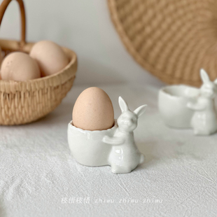 田园风桌面摆件 法式 ins家居拍照道具 白瓷浮雕小兔子鸡蛋托 枝悟