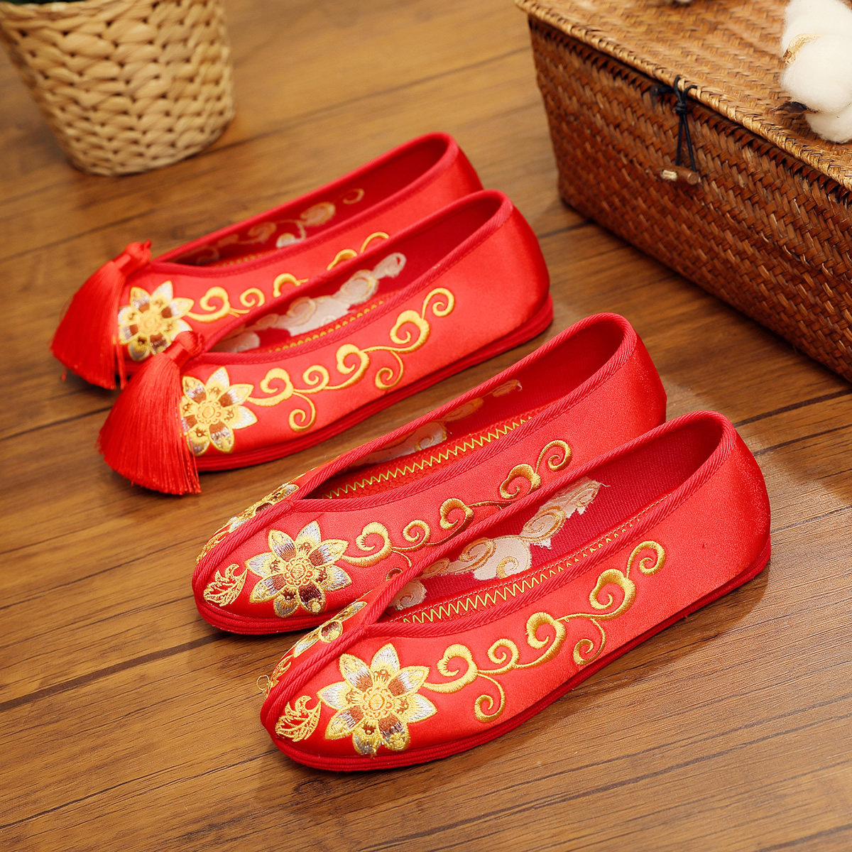 金莲花老北京新娘鞋手工绣花婚鞋红色秀禾鞋子千层底中式平底布鞋|ruв категории Женская обувь, низкий чистка - от Buy2taobao.com для оказания профессиональной услуги покупки агента Taobao