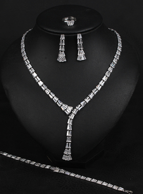 麦芭贝尔锆石女套装项链