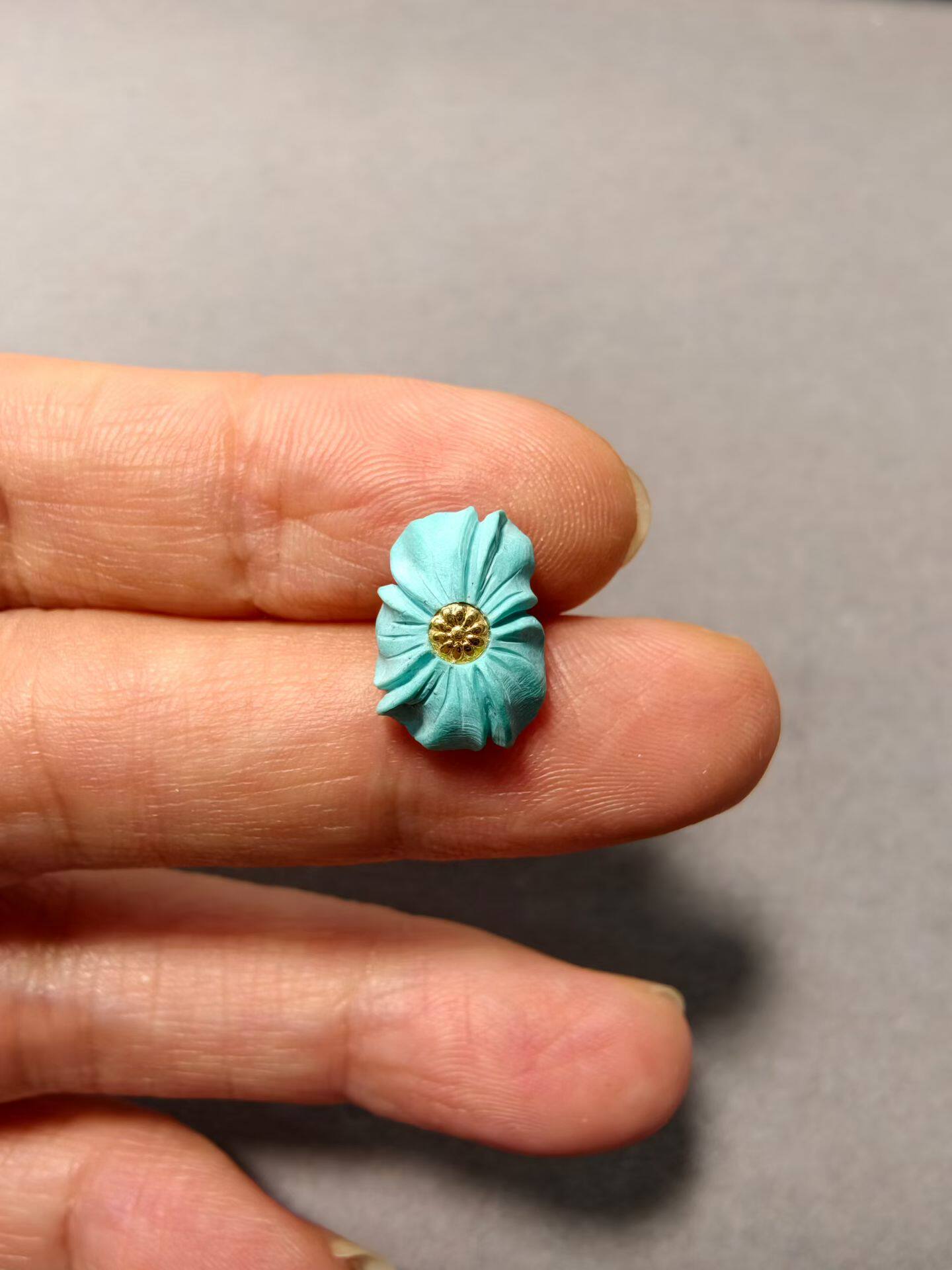 立体精雕格桑花扣坠天然湖北原矿绿松石+镶嵌24k黄金随形diy配饰