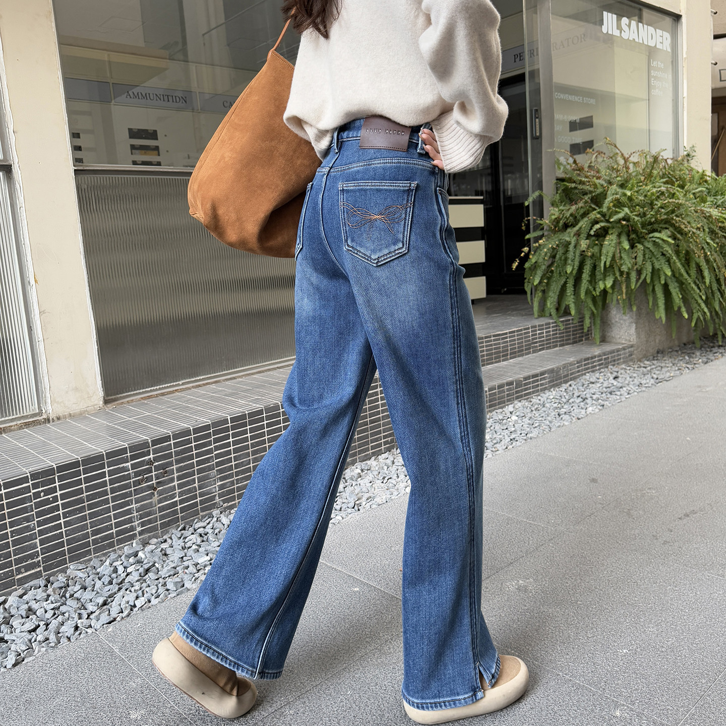 版型很赞~蓝色开叉加绒牛仔裤女冬季2025新款直筒宽松拖地阔腿裤,女装/女士精品,牛仔裤,淘宝优惠券,粉丝福利购,淘宝优惠卷