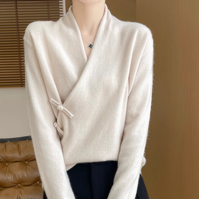 奥莱女装盘扣国风羊毛衫秋冬新款交叉领高端毛衣鸡心领针织打底衫