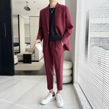 酒红色