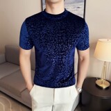 蓝色