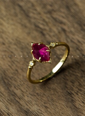 925银本命年红宝石锆橄榄戒指