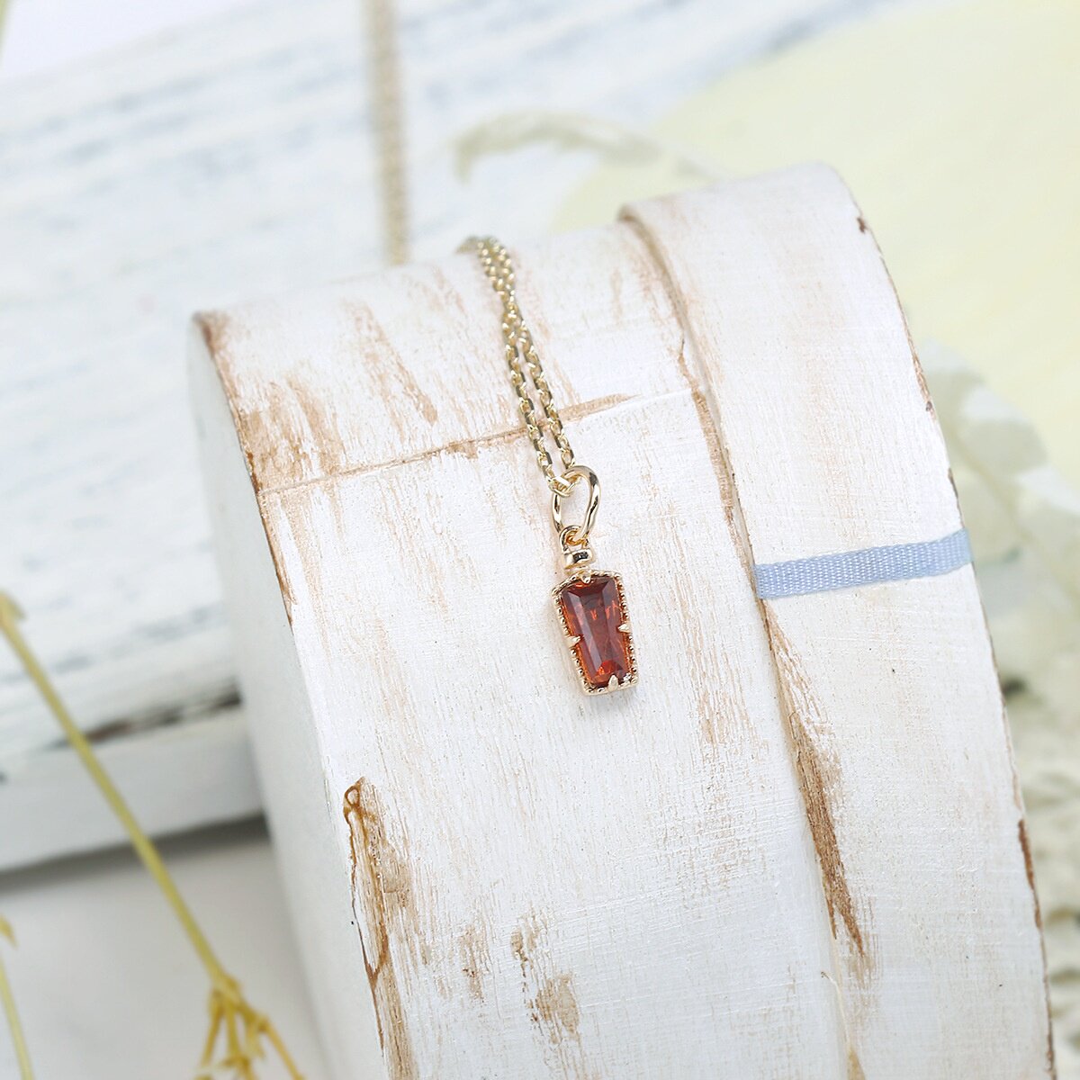 日系简约复古百搭天然红石榴项链新款 925纯银镀金香水瓶迷你吊坠