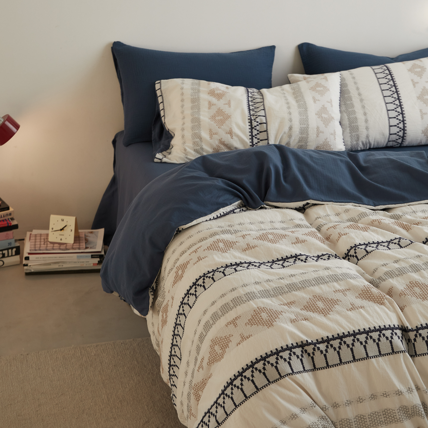 纯棉费尔岛风刺绣提花四件套