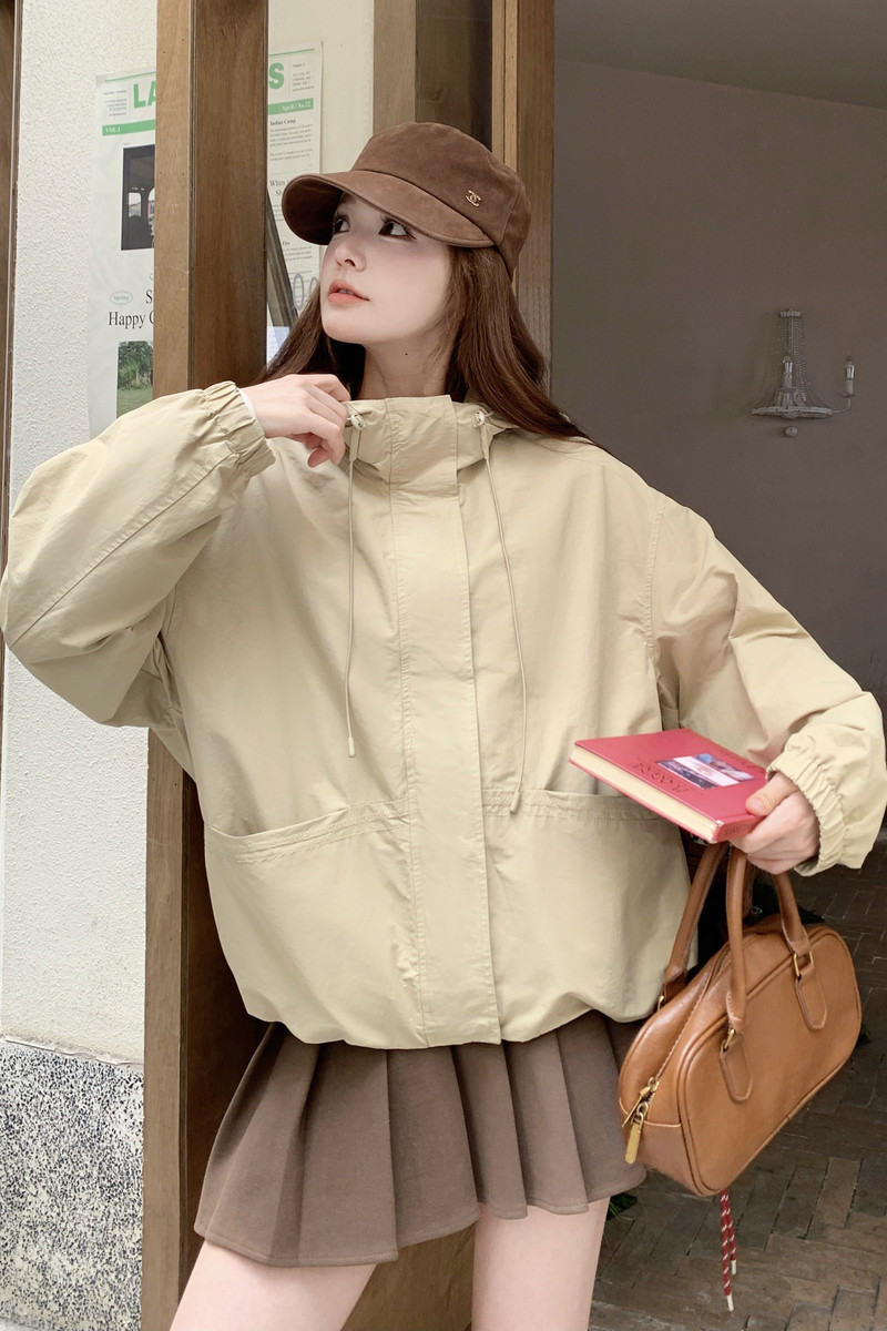 现货2026年春季新款口袋刺绣风衣外套XW722P155K238,女装短外套,浙宝171