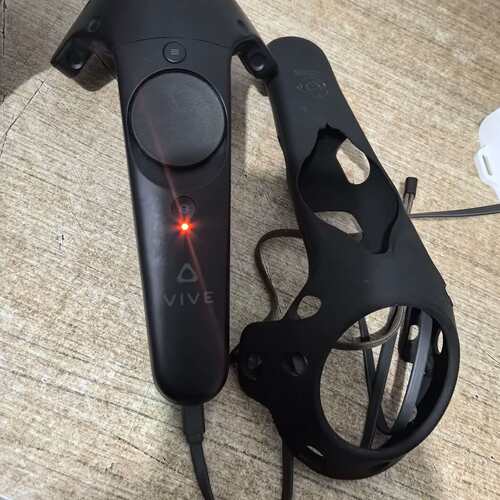 咨询HTC VIVE VR手柄，就一个，正常开机议价