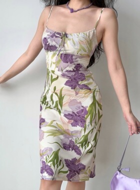 Go Girl Go自制欧美风镂空绑带花朵满印吊带裙修身收腰度假连衣裙