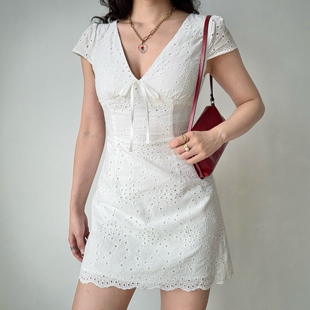 Go Girl Go 自制欧美风镂空刺绣短袖白色连衣裙女夏性感深v领短裙