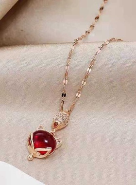 不掉色日韩新款狐狸红色新年项链个性高品质红宝石吊坠钛钢锁骨链