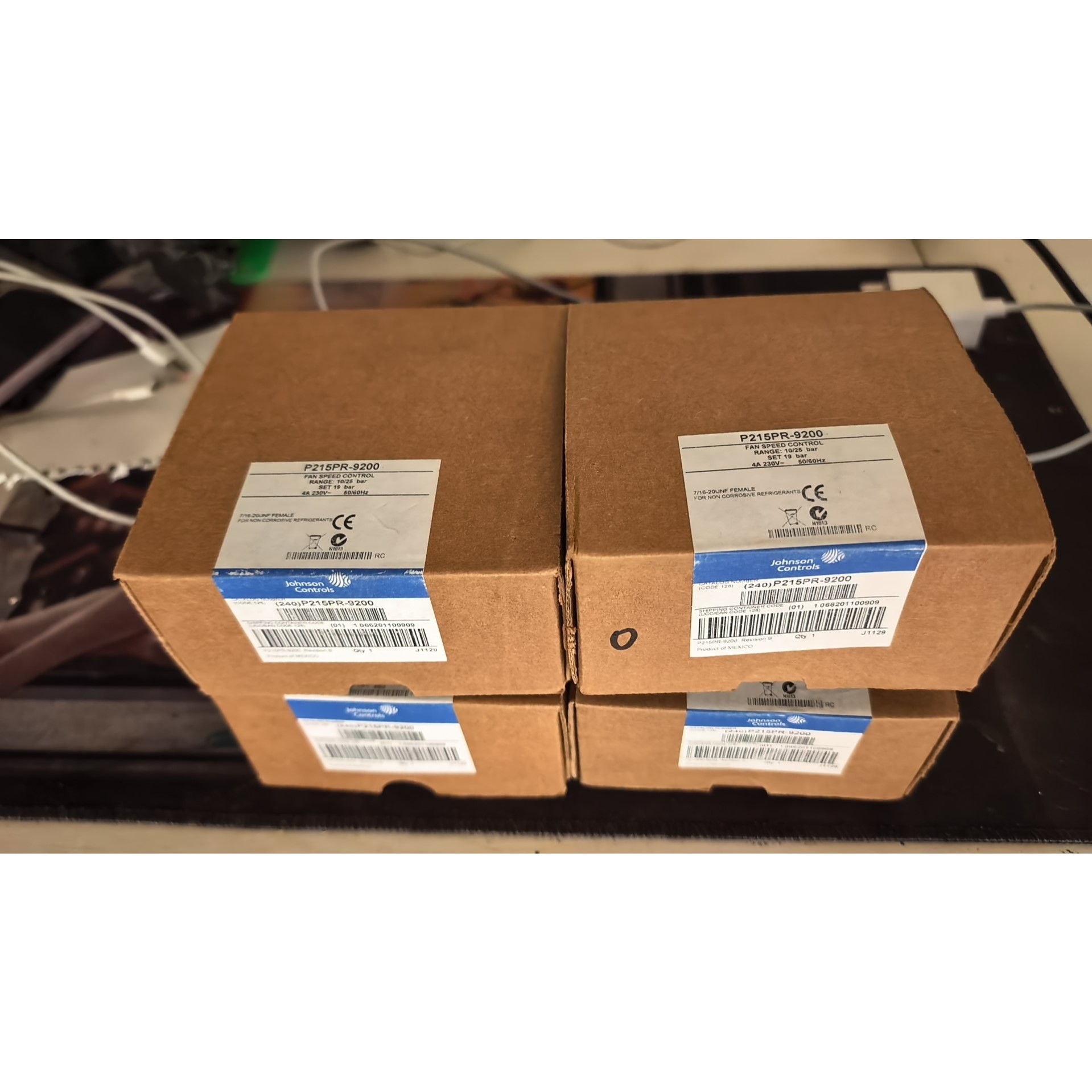 全新江森自控P215PR-9200风扇速度控制,适用于非腐蚀议价产品