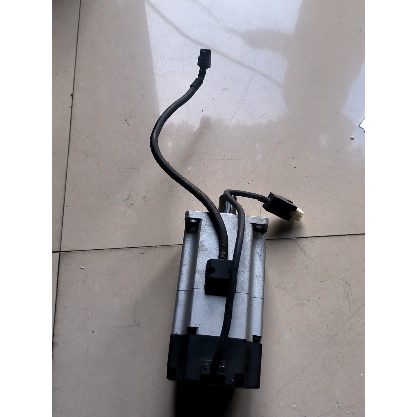 华成0.75kw电动机,HC080R75G30J2LE议价产品