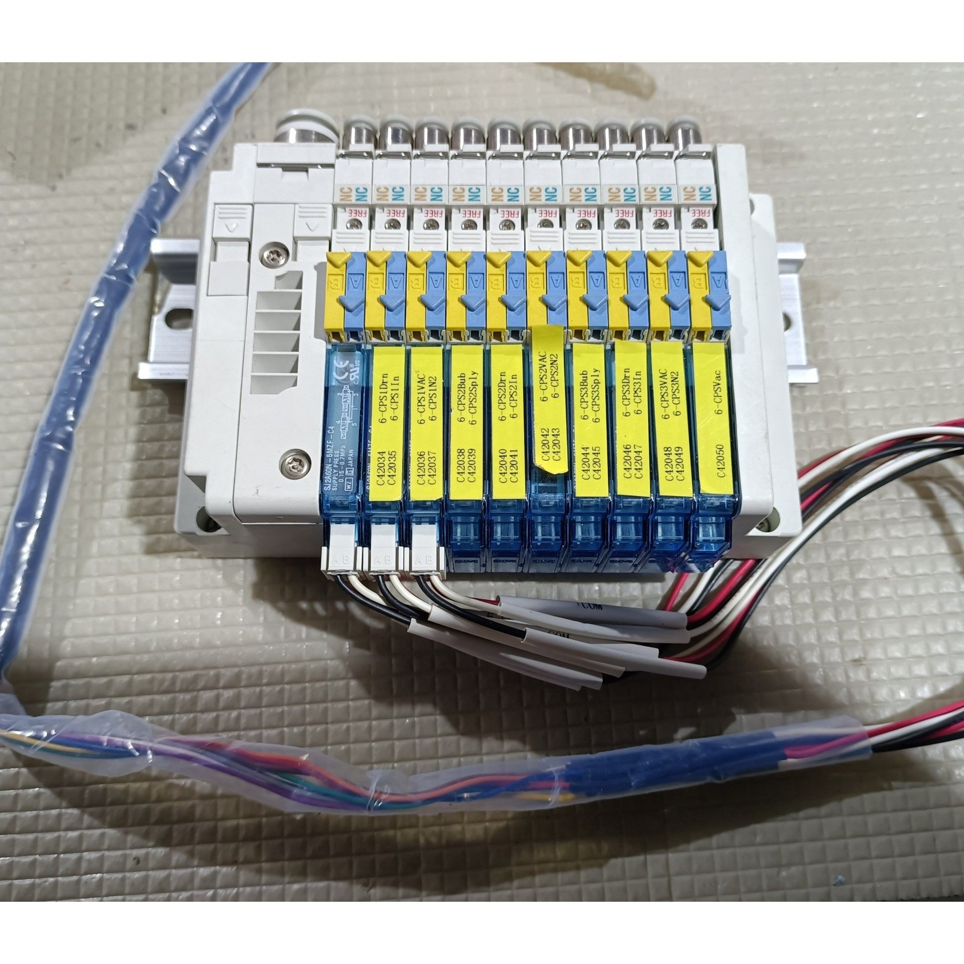 电磁阀组 SS5J2-60-08US10,实物拍摄,功议价产品