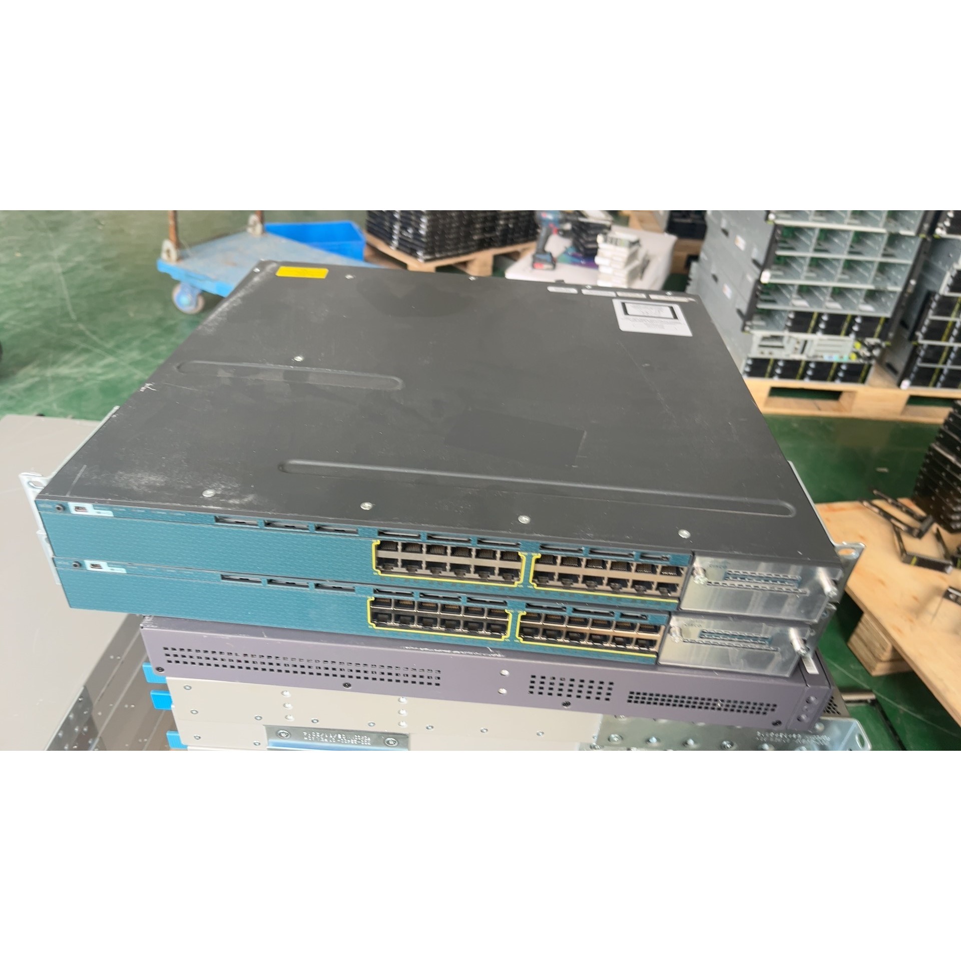 思科WS-C3560X-24T-S   V04   24口千议价产品