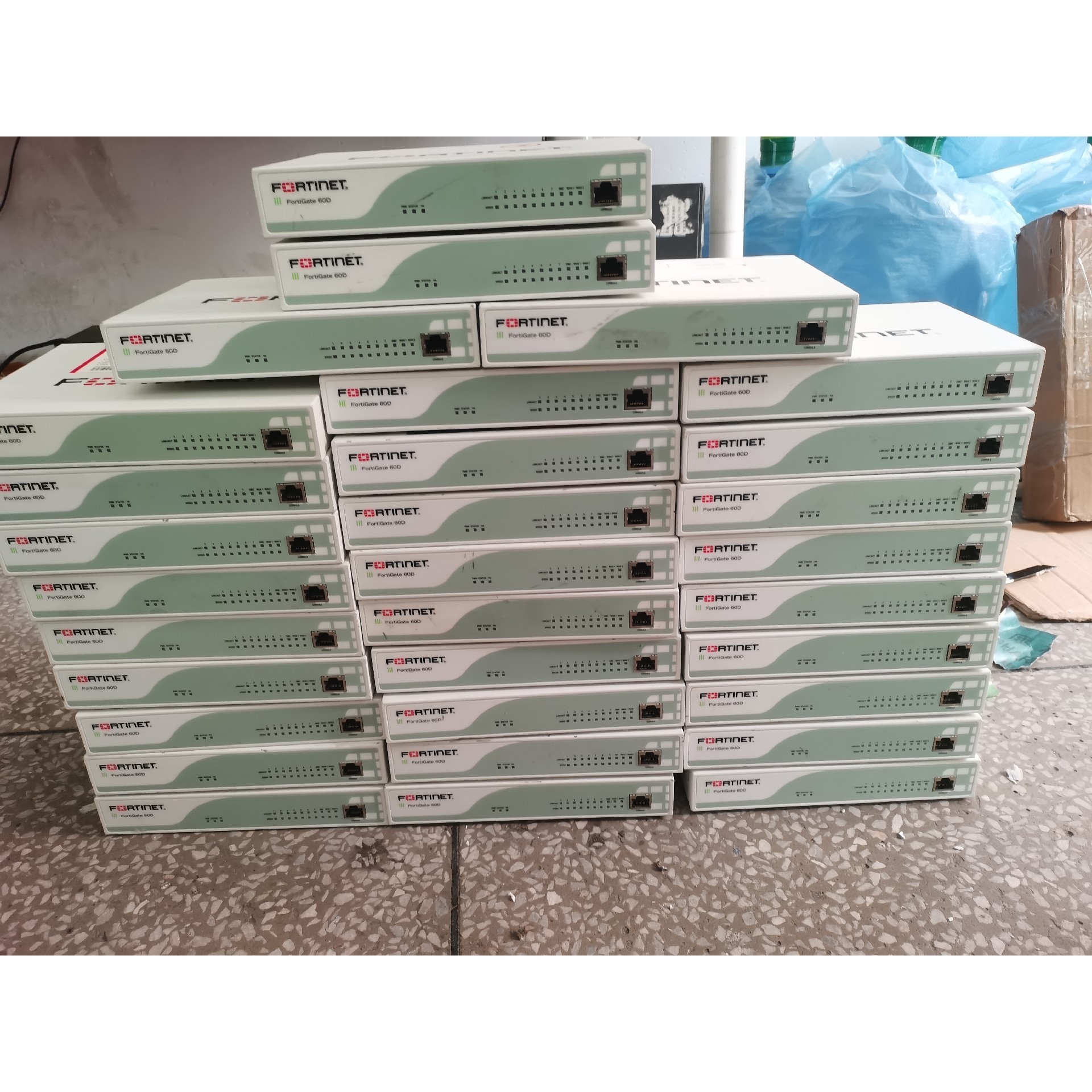 飞塔FortiGate FG-60D千兆企业级硬件防火墙,9议价产品