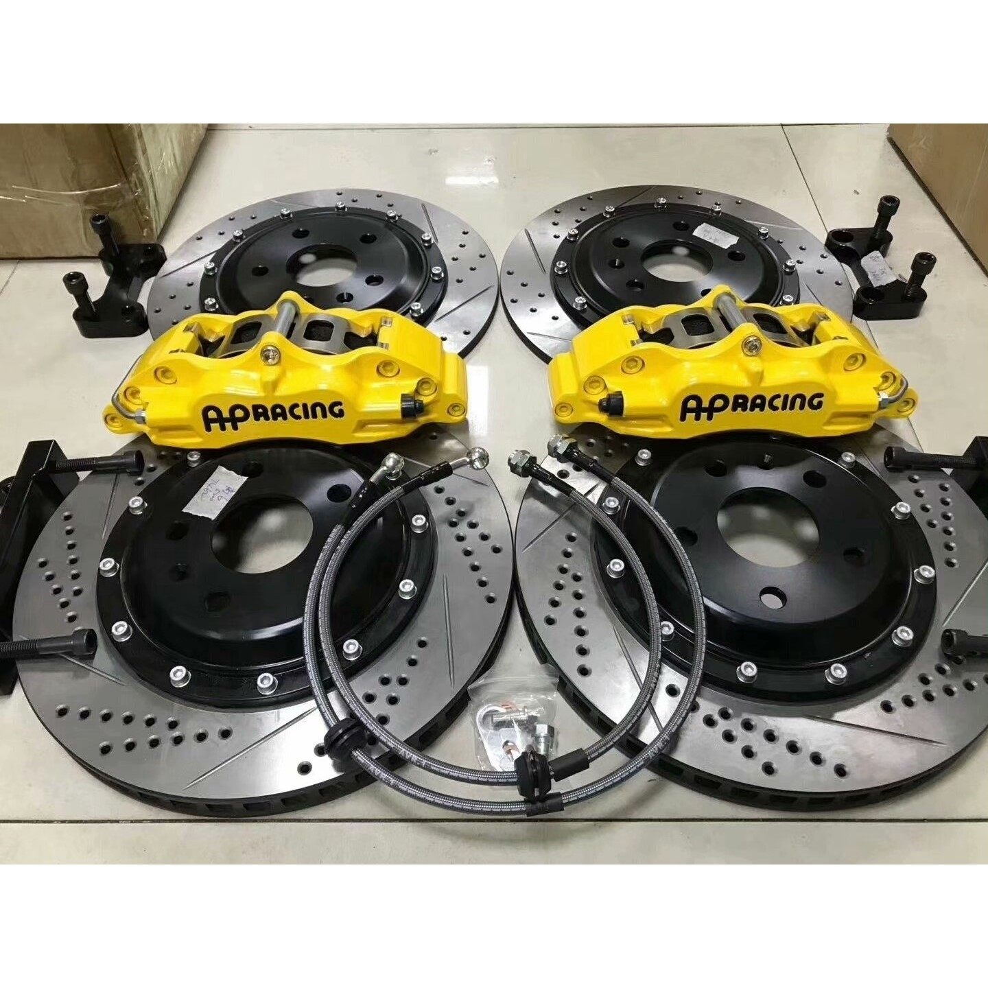 台产全新AP5200大四活塞卡钳搭配330碟入门级改装刹车议价产品