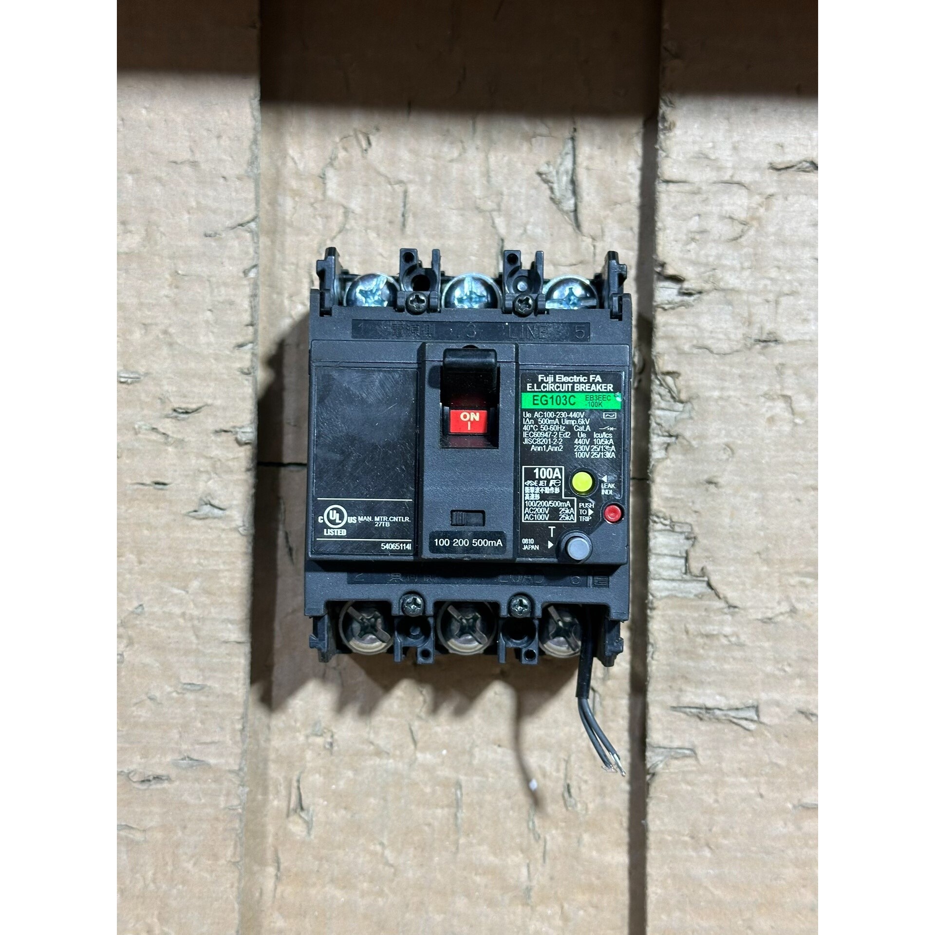 EG103C 3P100A漏电保护器 原装 成色议价产品