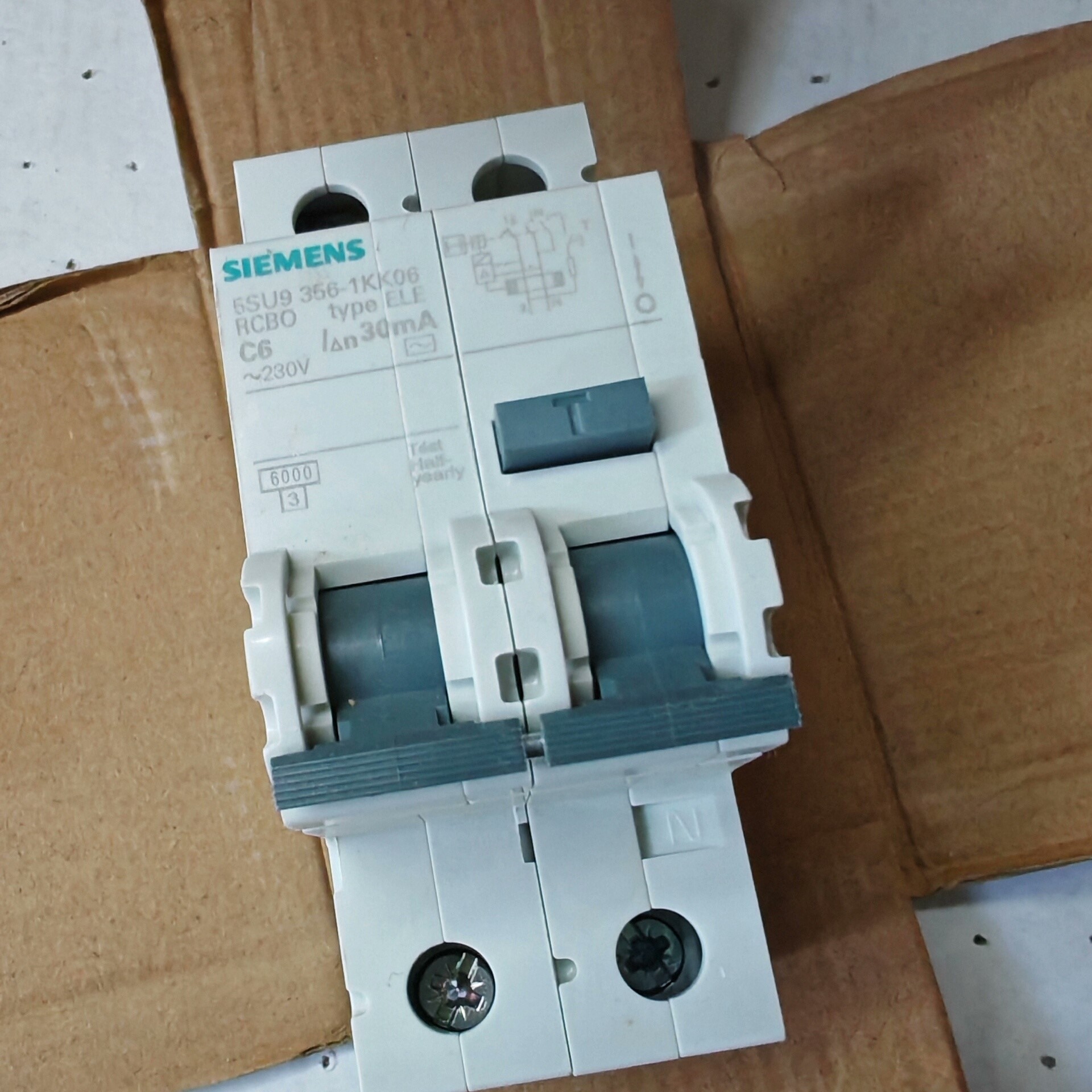 全新原装正品5SU9356-1KK06小型漏电断路器1议价产品