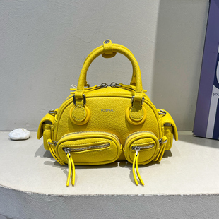 可彼娜时尚 百搭斜挎包 多口袋保龄球包女糖果色手提包2026春夏新款