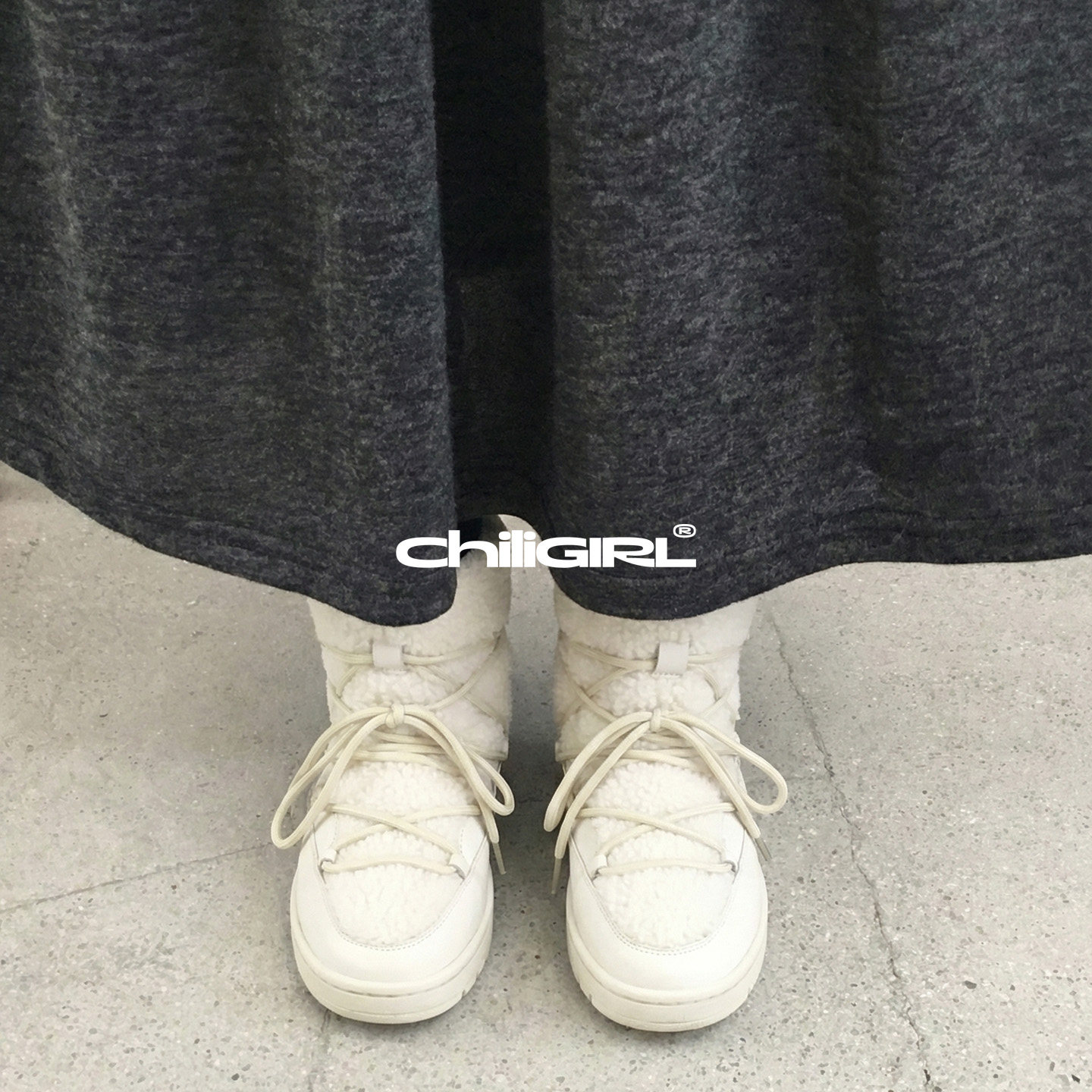 CHILIGIRL韩国东大门帮带雪地靴摇粒绒拼接系带保暖毛毛中筒棉靴