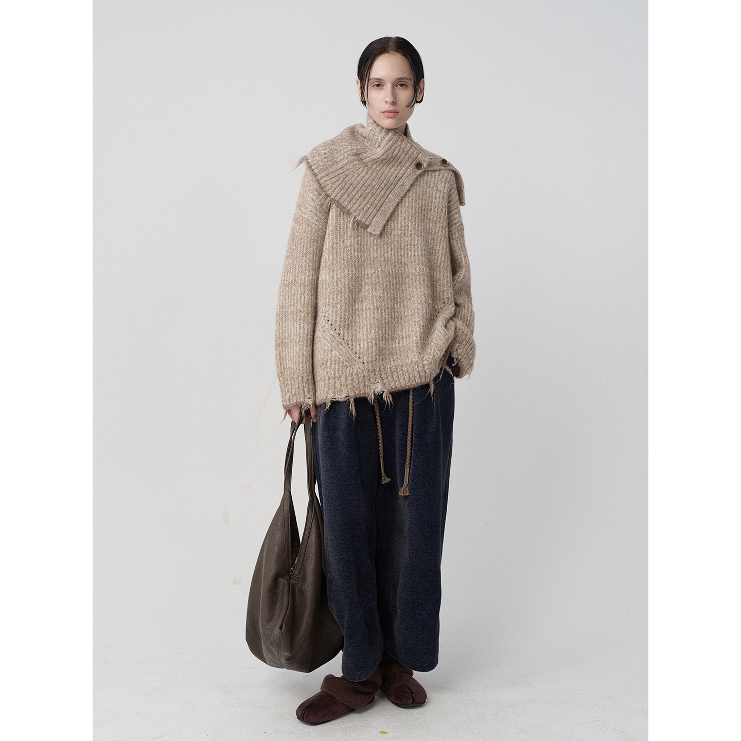 .e1设计师品牌 25秋冬复古慵懒围脖圆领马海毛混纺两件套流苏毛衣