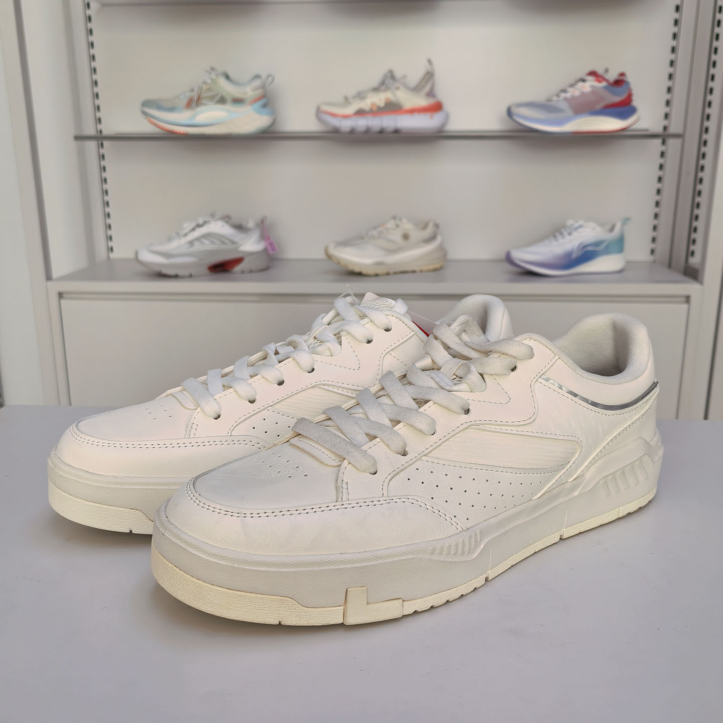 李宁现款正品男子时尚潮流休闲鞋轻便舒适百搭小白鞋板鞋AGCS031