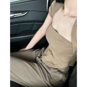 晚时光 6.15 chao显瘦辣妹大方领T恤修身纯欲短袖ins女上衣夏款