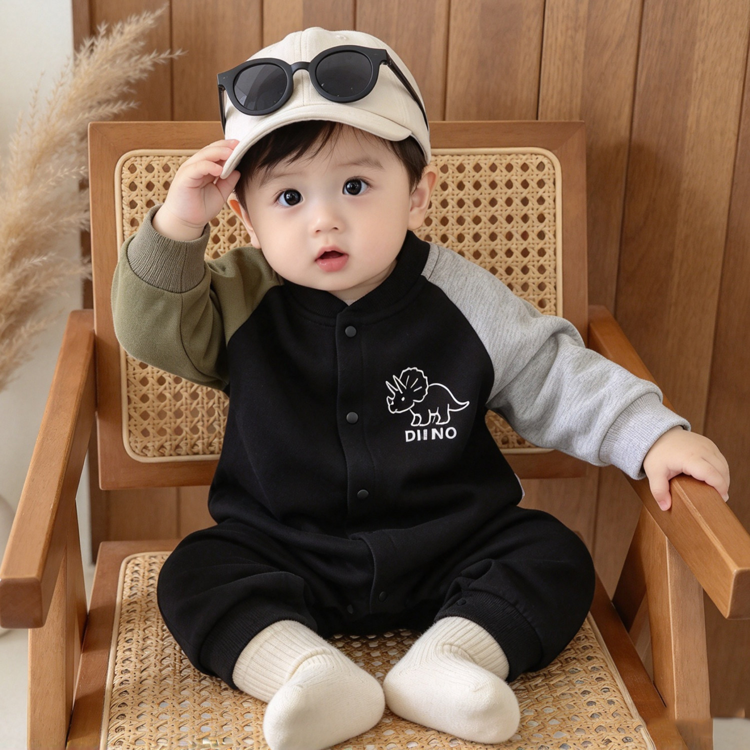 洋气宝宝衣服新生婴儿连体衣秋季