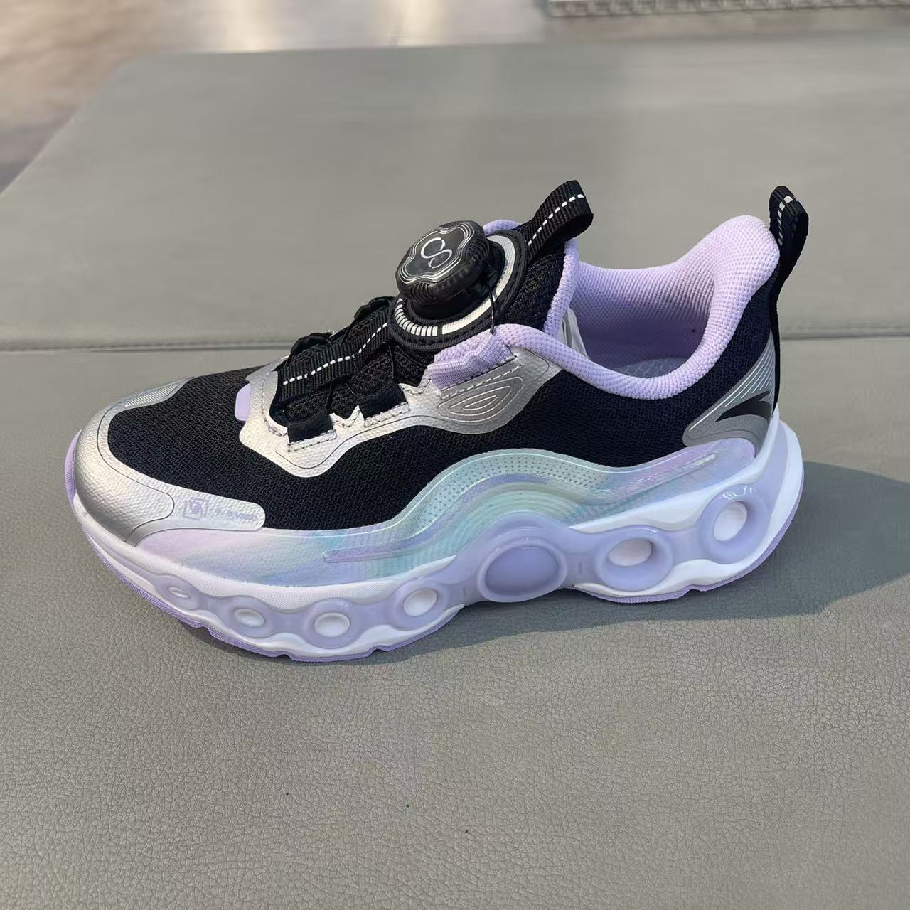 安踏2025冬女小童闪灯星空运动鞋