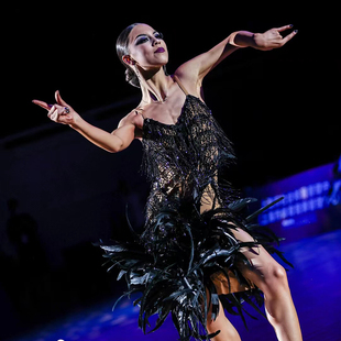 星辰舞服拉丁舞花服比赛服1成人solo表演服花服高档气质专业舞者