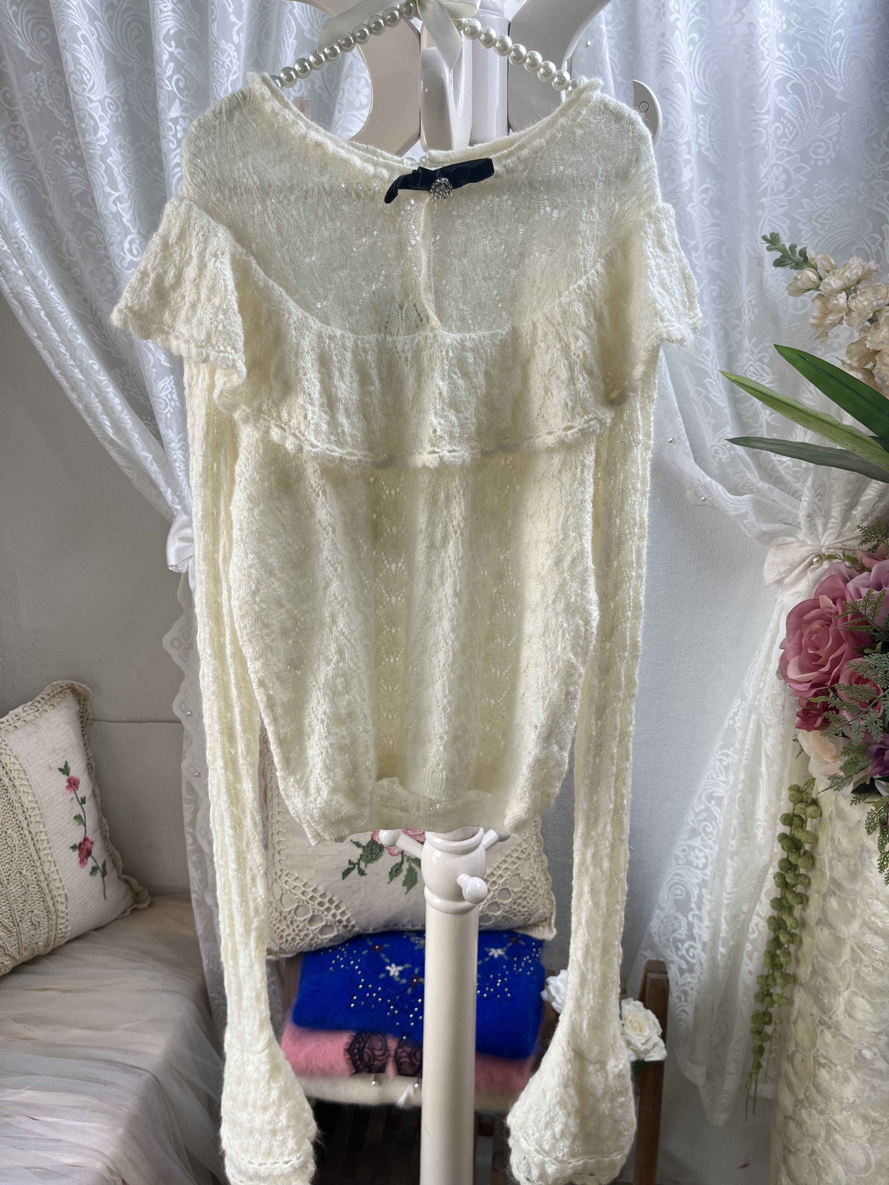 日系甜美风白色荷叶边喇叭袖镂空宫廷风马海毛针织衫女套头羊毛