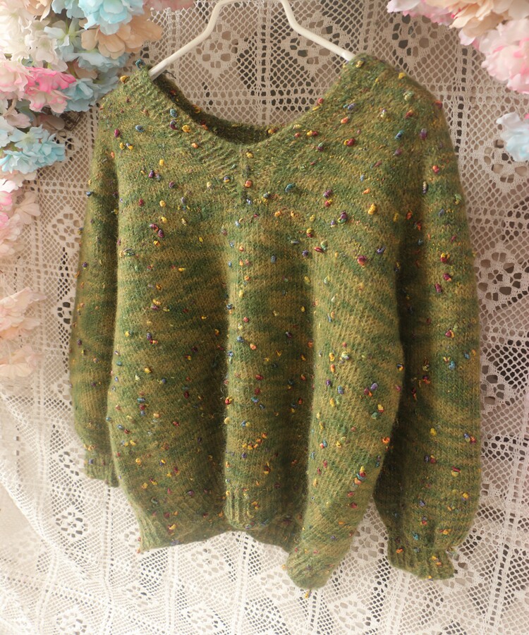 21年新品 混色编织立体彩色球球大v领高密度温暖毛衣套头纯马海毛