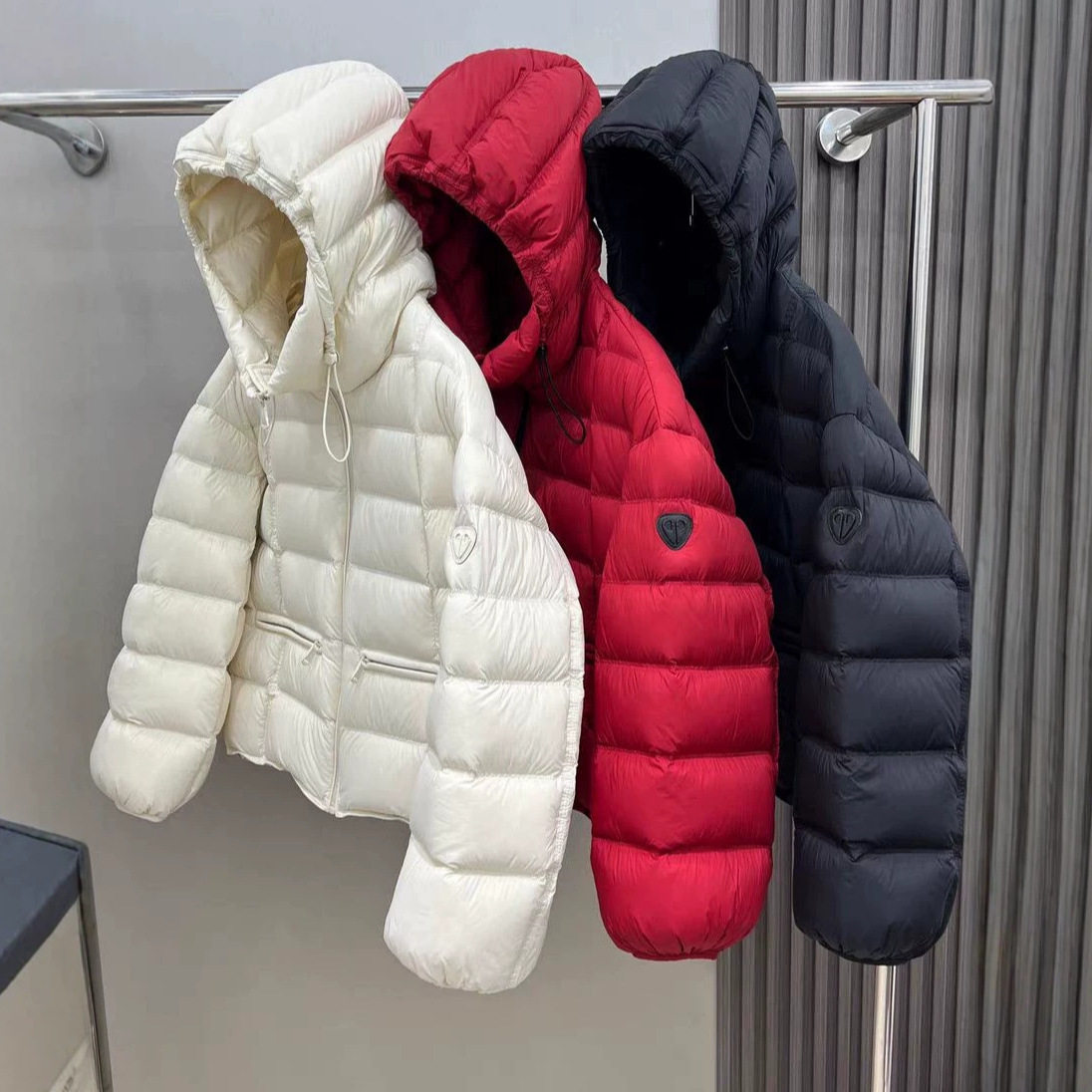剪刀高端反季福利排骨早春厚外套女保暖羽绒服2026白鸭绒泡芙显瘦