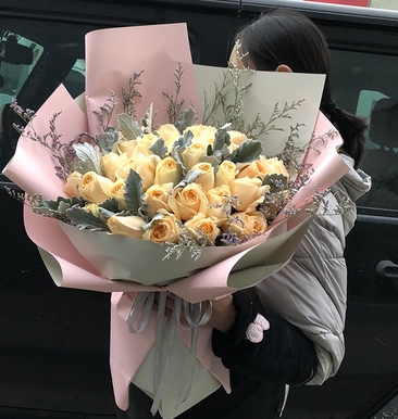 重庆大渡口区香港城壹街大渡口区府平安鲜花店蛋糕店配送玫瑰花束