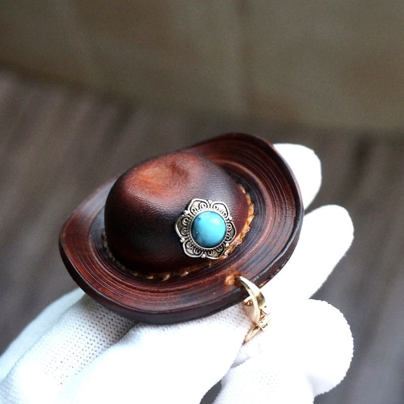 植鞣牛皮小帽子钥匙扣挂饰真皮包包挂件精致男女仿松石手工盘养