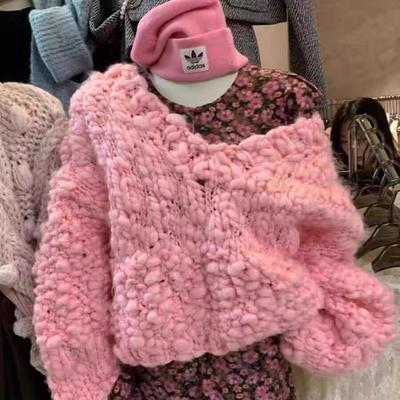 韩国秋冬小众简约白色V领粗棒针加厚毛衣女显瘦毛茸茸针织上衣潮