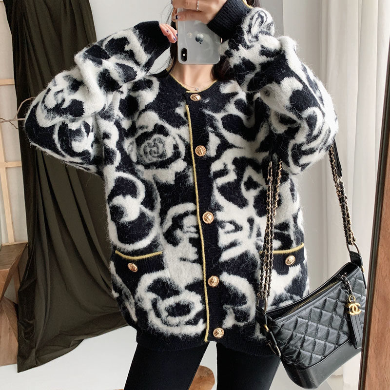 重工金线镶边2023春季女新款豹纹针织短开衫山茶花马海毛上衣