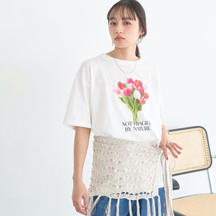 日单日系宽松直筒型灰白红丝光棉花束字母印花圆领短袖T恤上衣女