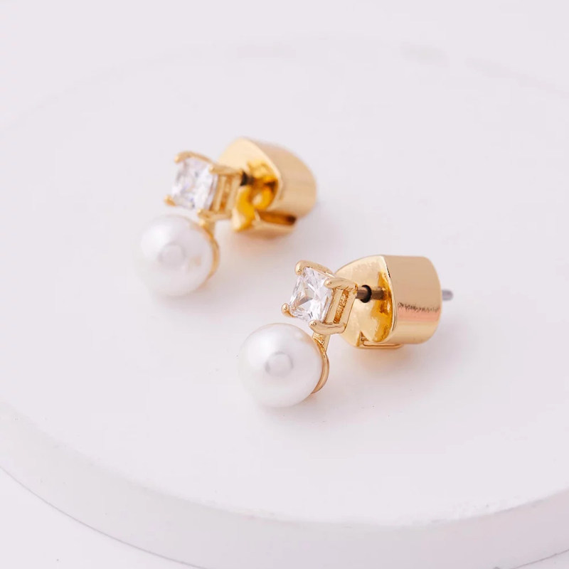 欧美风百搭迷你耳饰珍珠现货k