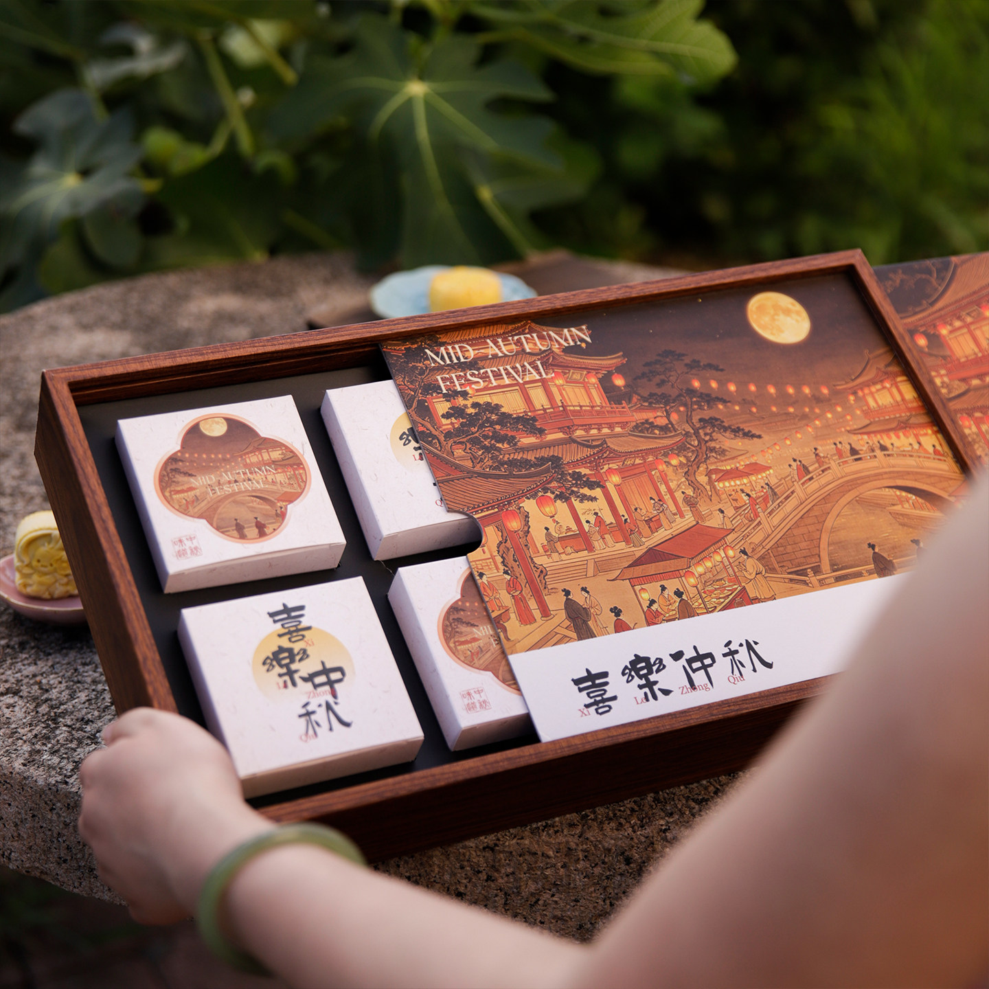 新款中秋月饼礼品盒外包装手提空盒6/8粒抽拉式双面纸板盖古风盒