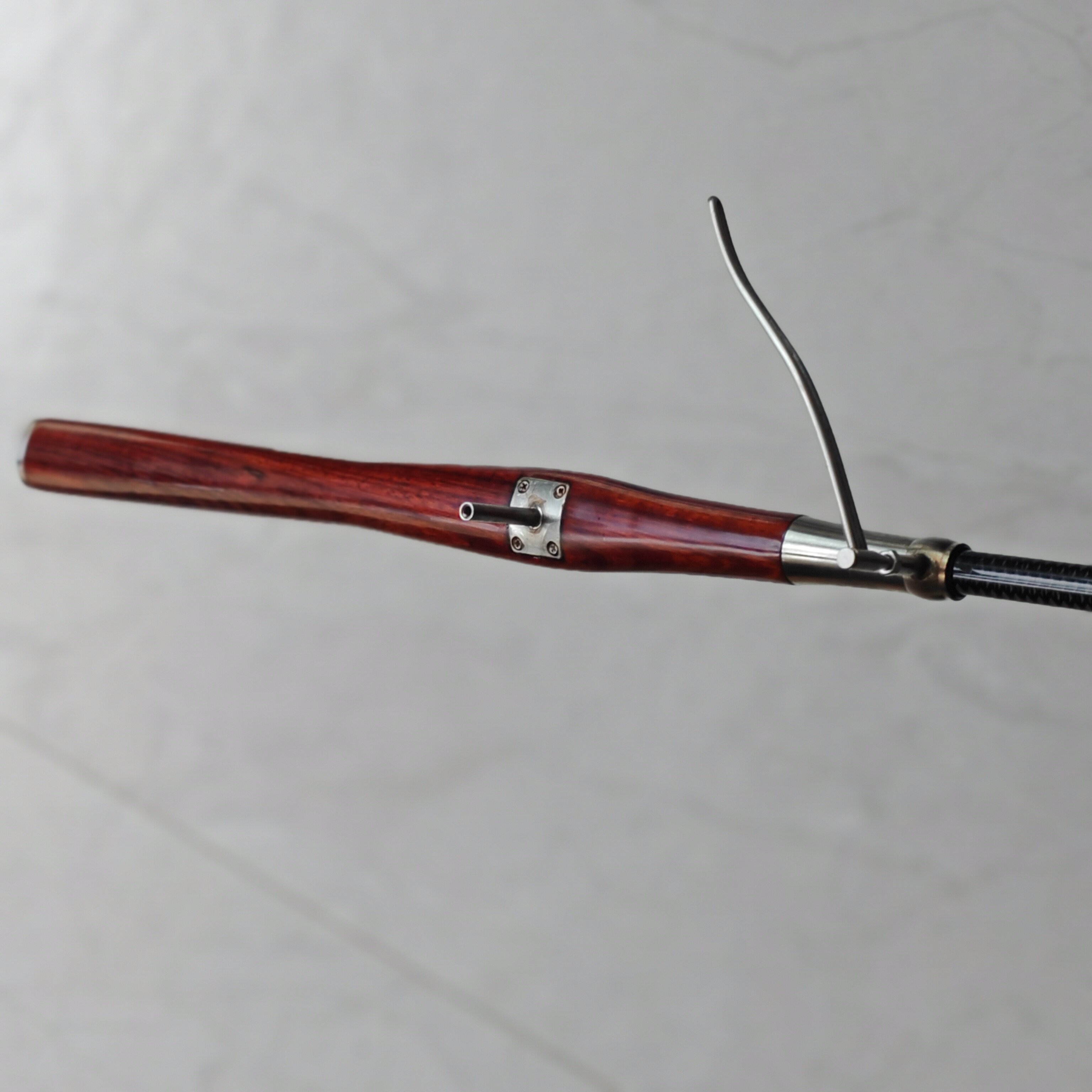 缅甸花梨木红料手柄甲鱼枪 卡雷多款式进口六轴碳布杆坯 现货现发图片