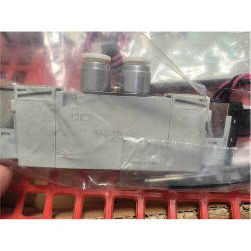 供应LEUZE劳易测ET328I-400F.3/2N漫反射光电开关24V