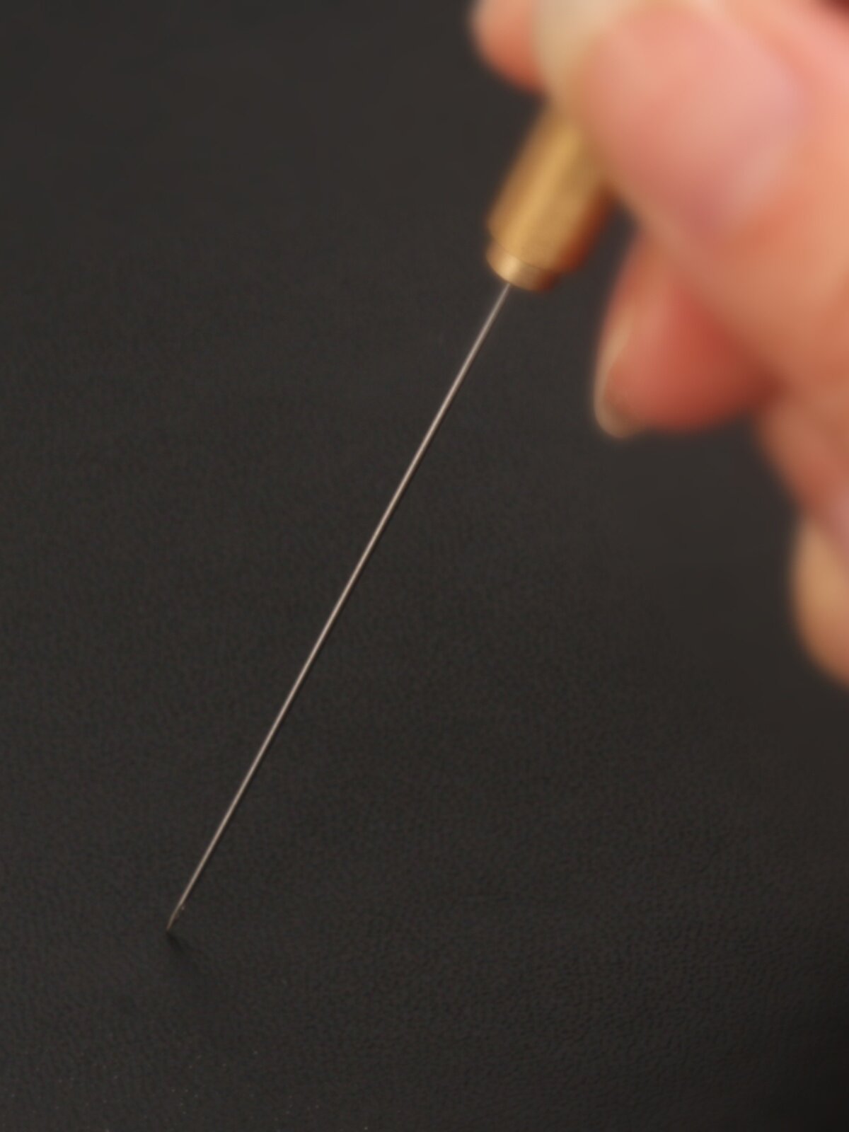 엘크씨는 인도 크로셰 뤼네빌 크로셰 레사주 자수 크로셰 후크 4개 사양을 수입합니다