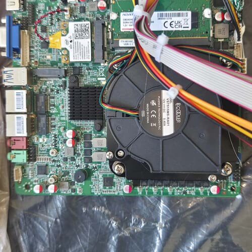 研域工控ITX-B310C-2L 8G内存I5-6400芯片--议价商品