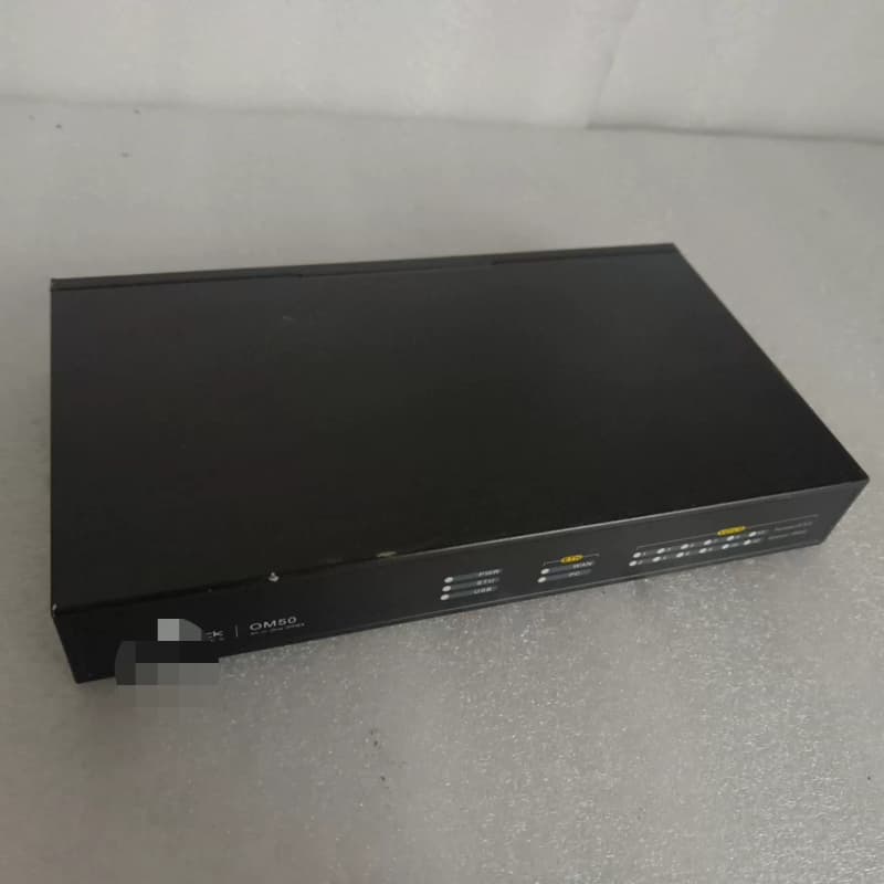 二手 OM50-4S8O 交换机 实物图片功能完好--议价商品